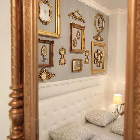 D.Five Neo-Baroque Apartment With Terrace Budapest