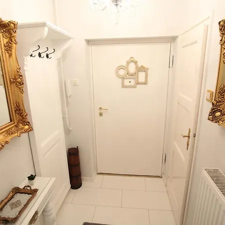 D.Five Neo-Baroque Apartment With Terrace Budapest