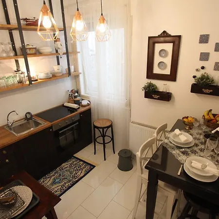 Apartment D.Five Neo-Baroque Apartment With Terrace