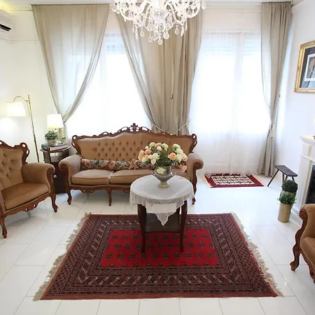 Apartment D.Five Neo-Baroque Apartment With Terrace *