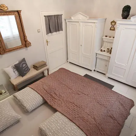 D.Five Neo-Baroque Apartment With Terrace Budapest